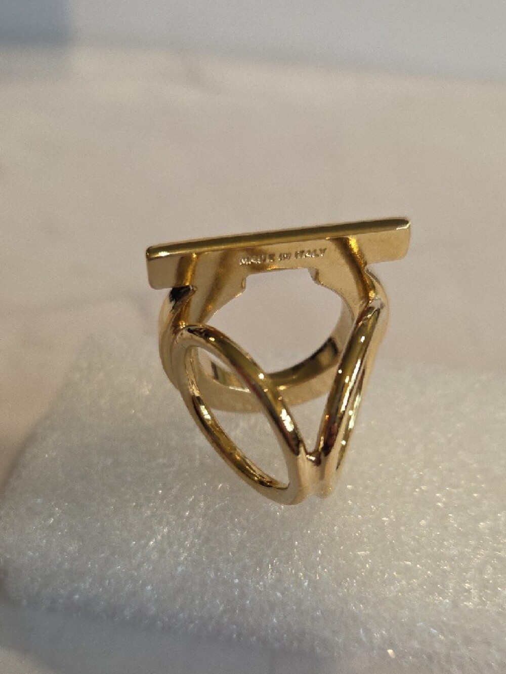 Salvatore Ferragamo Gold Gancini Signature Scarf Ring - Picture 4 of 9
